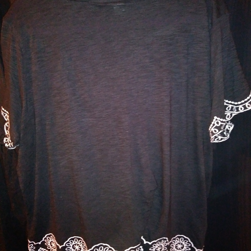 Tshirt - Picture 3 of 3